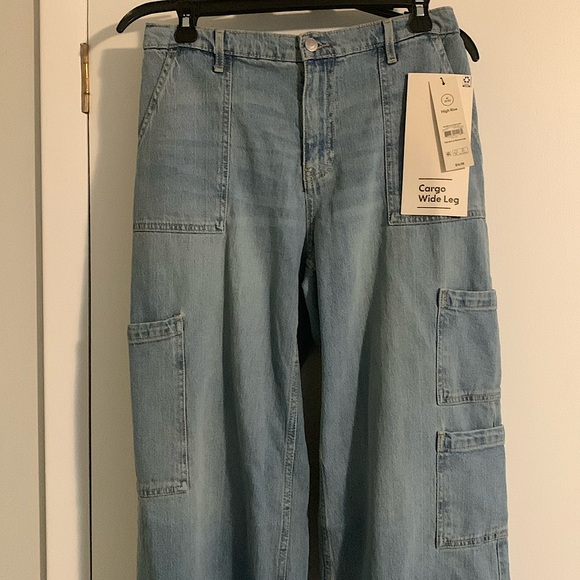 No Boundaries Wide Leg Cargo Pants - Picture 1 of 5